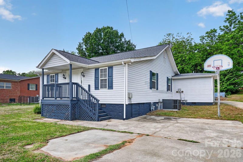 62 Roberta Rd, Concord, NC 28027