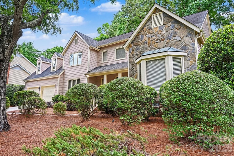 212 Rose Arbor Ln, Matthews, NC 28105