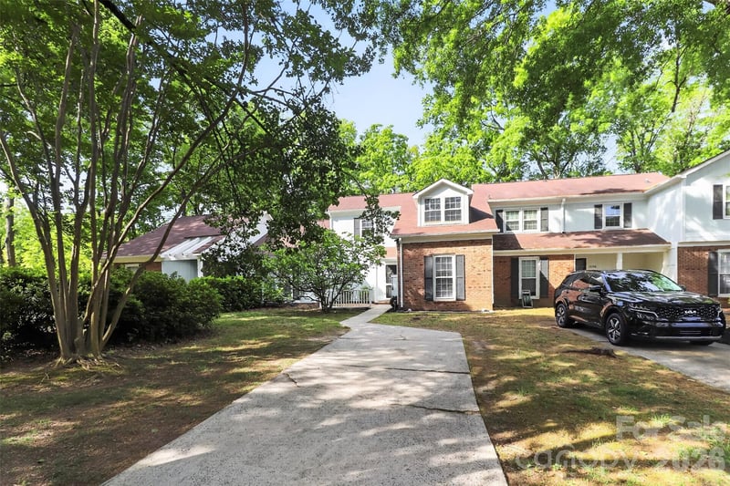 11128 Sevilla Ct, Charlotte, NC 28226