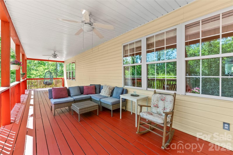 64 Wyoming Rd, Asheville, NC 28803