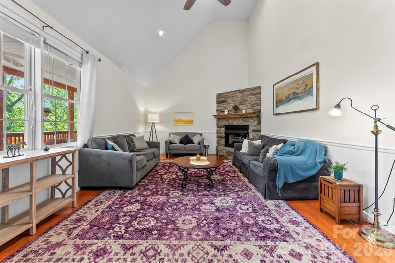 64 Wyoming Rd, Asheville, NC 28803