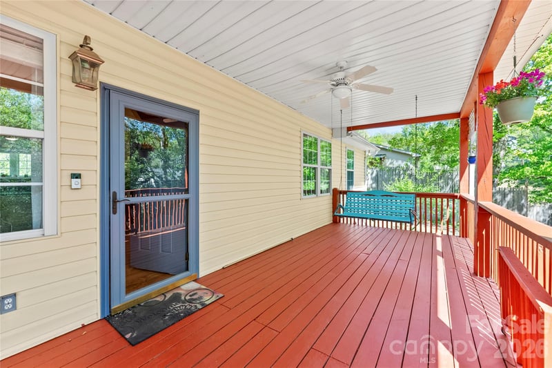 64 Wyoming Rd, Asheville, NC 28803