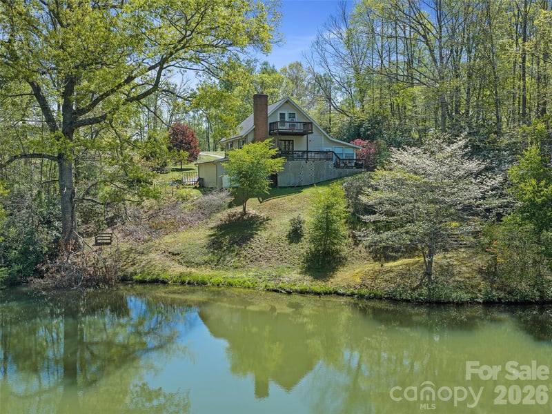376 Hoot Owl Rd, Spruce Pine, NC 28777