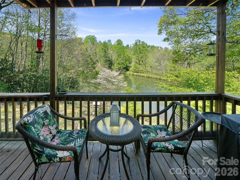 376 Hoot Owl Rd, Spruce Pine, NC 28777
