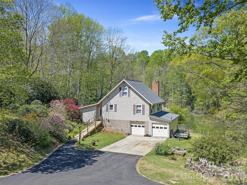 376 Hoot Owl Rd, Spruce Pine, NC 28777