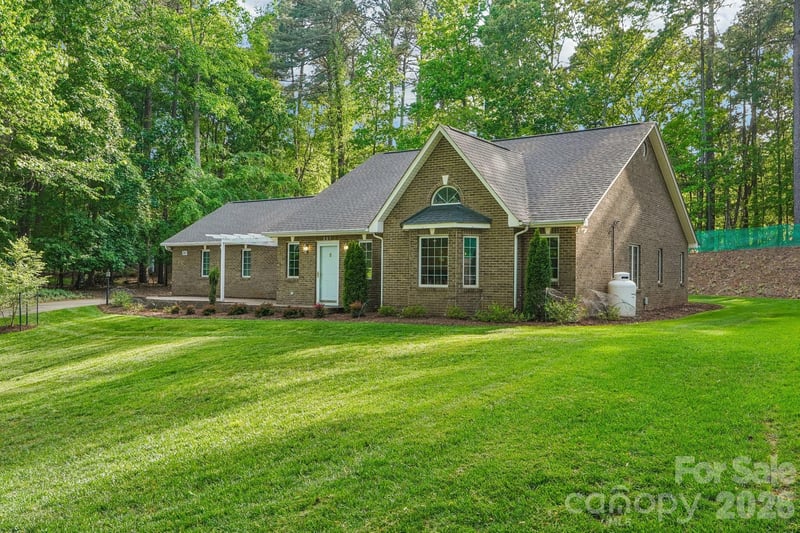 361 Stonemarker Rd, Mooresville, NC 28117