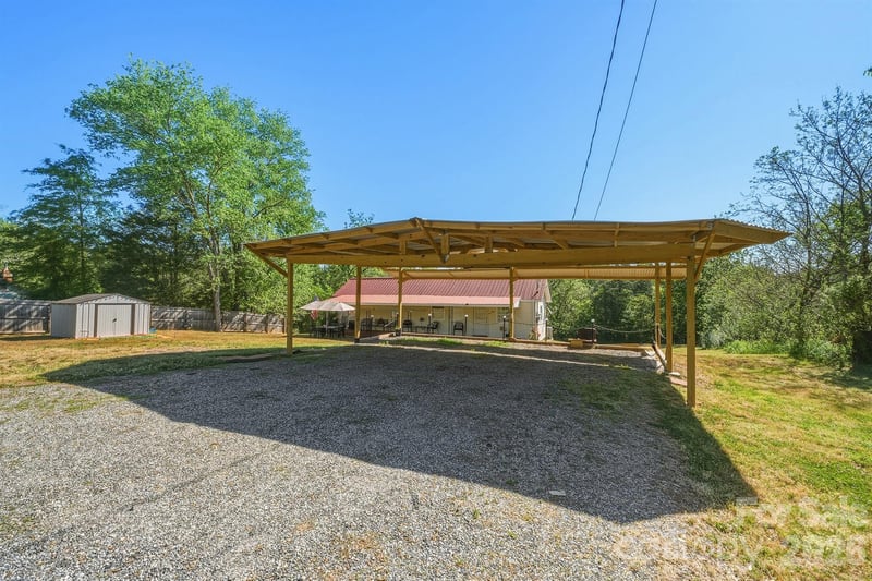 103 J A Ross St, Morganton, NC 28655