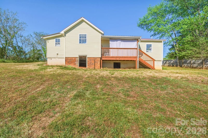 103 J A Ross St, Morganton, NC 28655