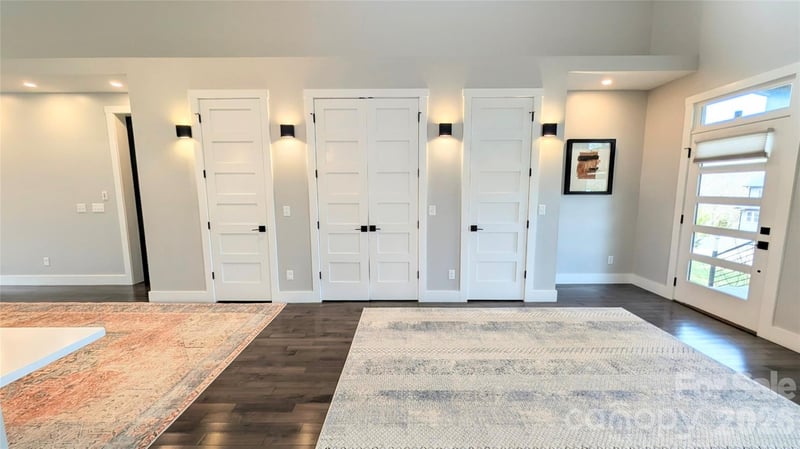 206 Flathouse Dr, Asheville, NC 28804