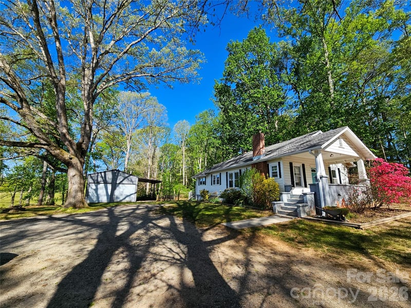 5185 Old Haywood Rd, Mills River, NC 28759
