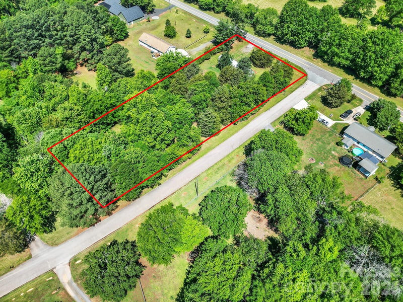 6067 Lake Wylie Rd, Lake Wylie, SC 29710