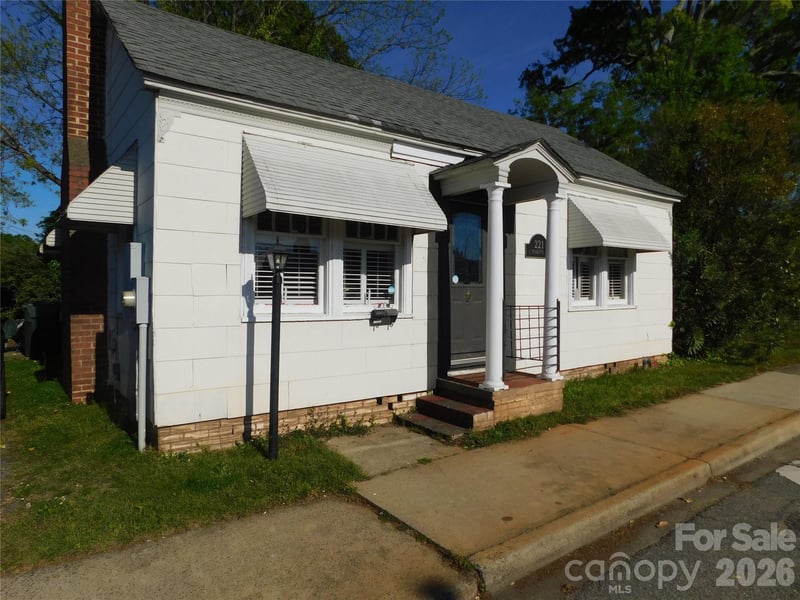 221 Charlotte Ave, Rock Hill, SC 29730