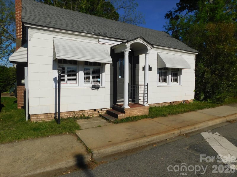221 Charlotte Ave, Rock Hill, SC 29730