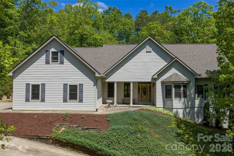 176 Hemlock Ln, Lake Lure, NC 28746