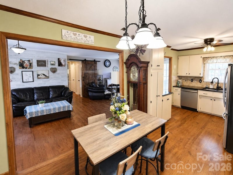 608 Cedar Dr, Dallas, NC 28034