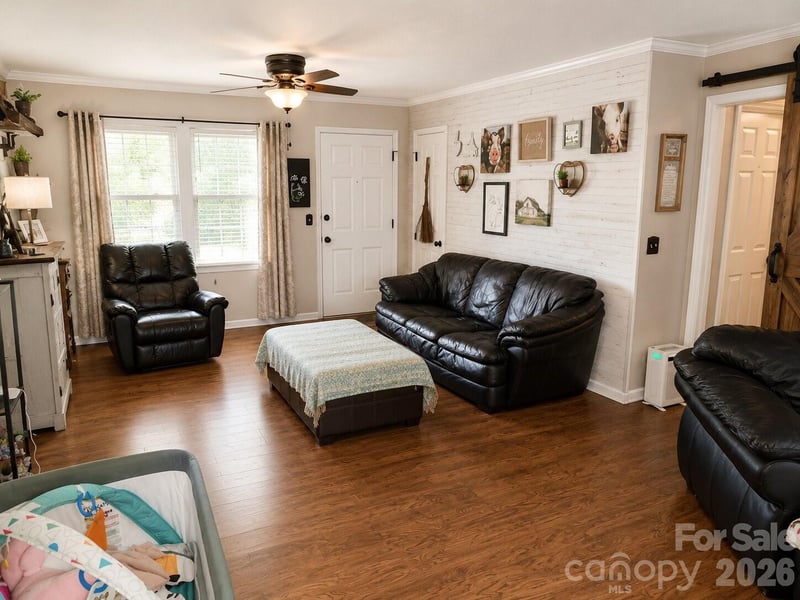 608 Cedar Dr, Dallas, NC 28034