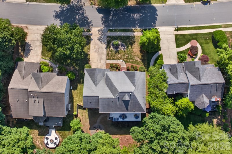 8812 Kingston Forest Dr, Charlotte, NC 28277