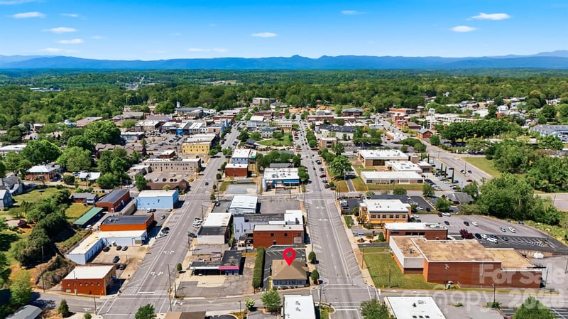 320 Green St, Morganton, NC 28655