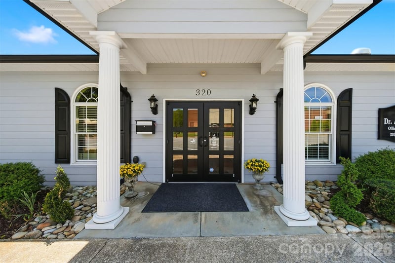 320 Green St, Morganton, NC 28655