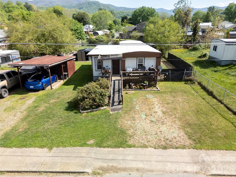 114 Brook St, Waynesville, NC 28786