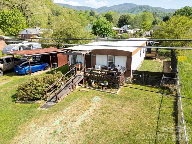 114 Brook St, Waynesville, NC 28786