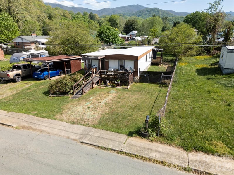 114 Brook St, Waynesville, NC 28786
