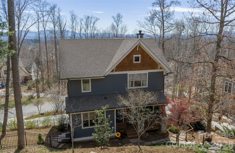 24 Acadia Dr, Asheville, NC 28806