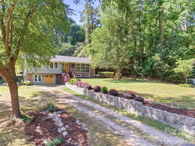 1321 Saluda River Dr, West Columbia, SC 29169