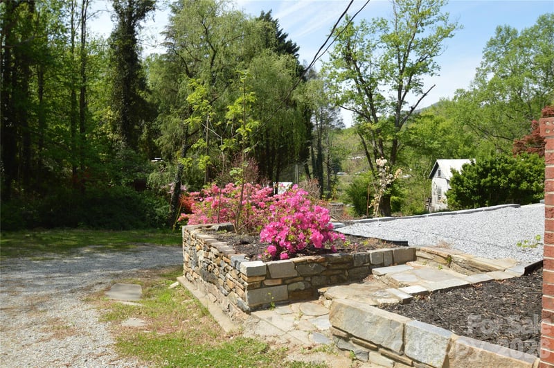 191 Flat Rock Hill Rd, Tryon, NC 28782