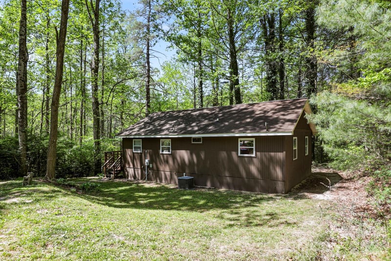 521 Lake Falls Rd, Hendersonville, NC 28739