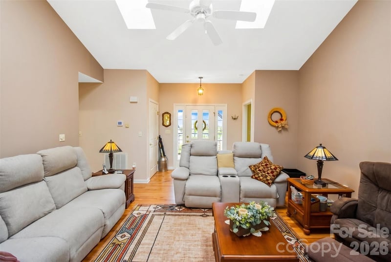 548 Thunder Rd, Brevard, NC 28712