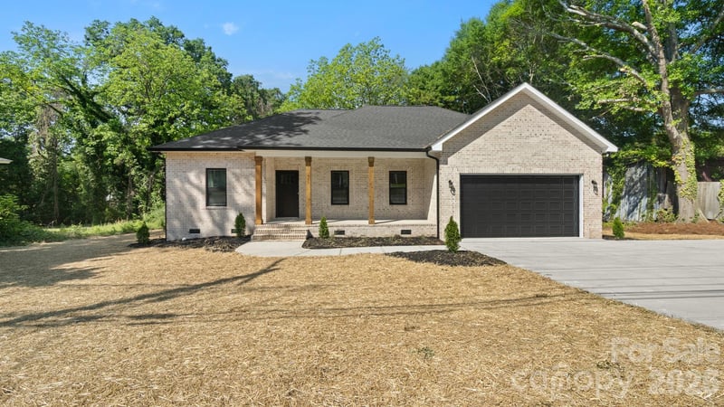 511 North Flint St, Lincolnton, NC 28092