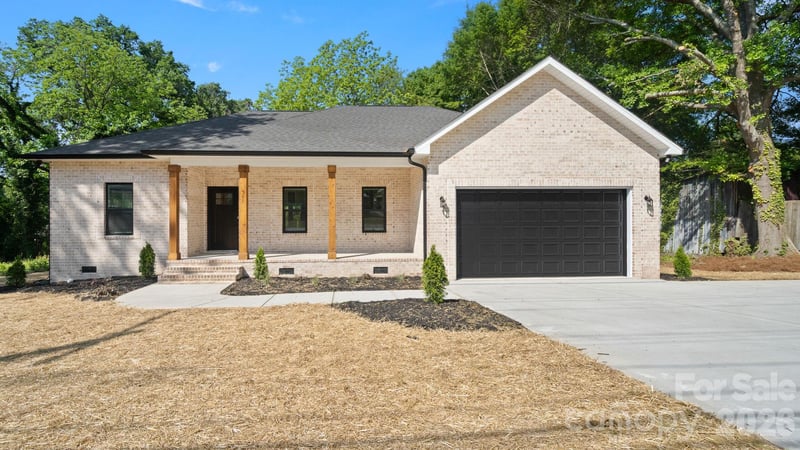 511 North Flint St, Lincolnton, NC 28092