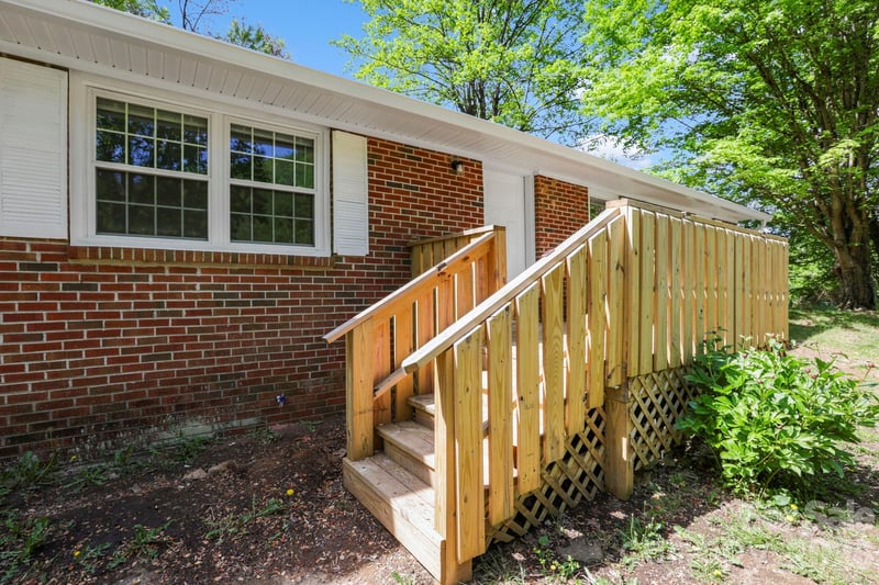 1007 Fork Rd, Barnardsville, NC 28709