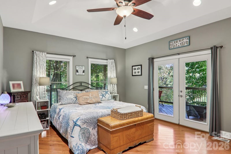 6 Wagon Tc, Flat Rock, NC 28731