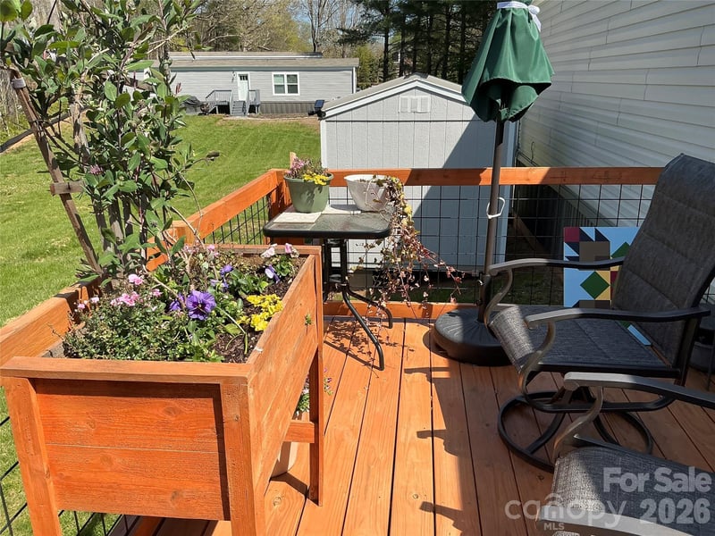 16 Justice Ridge Ln, Candler, NC 28715