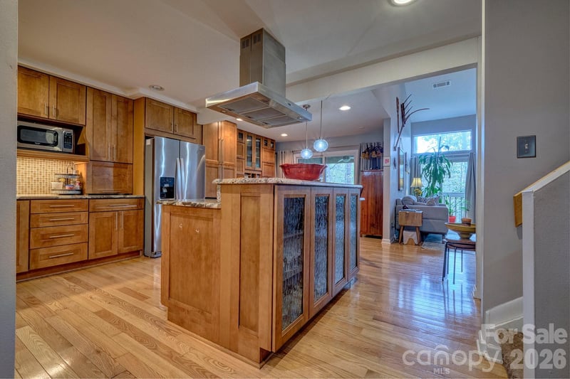 134 Pine Grove Cir, Lake Wylie, SC 29710