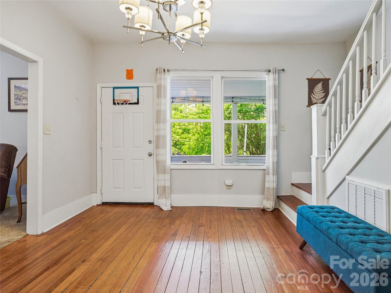95 Baker Ave, Asheville, NC 28806