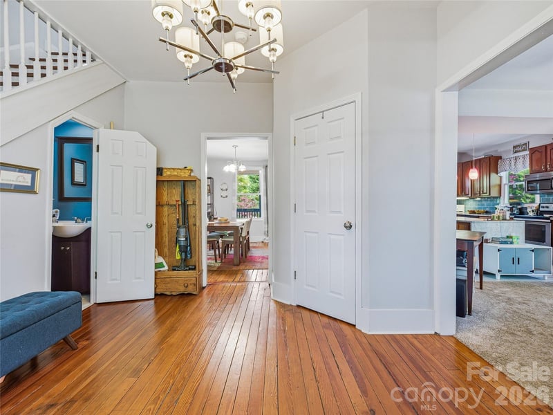 95 Baker Ave, Asheville, NC 28806