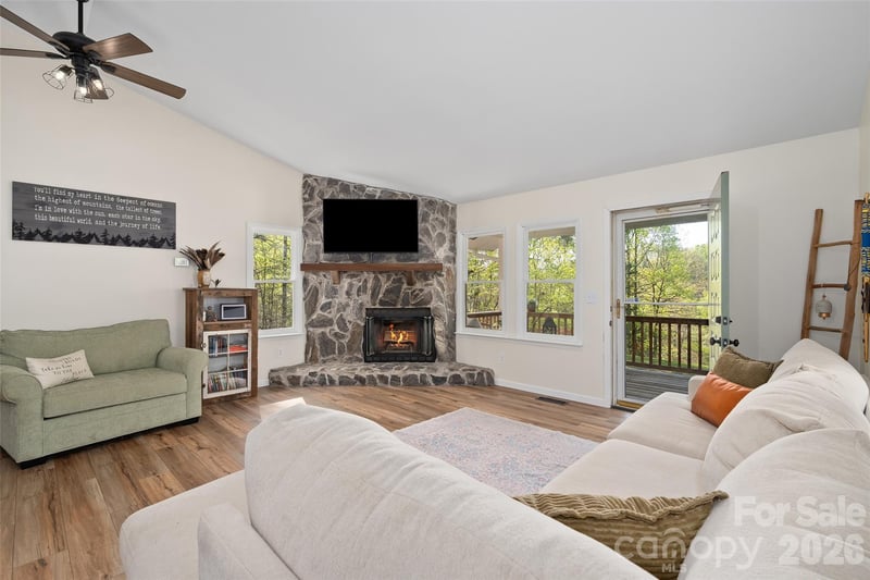 144 Bent Pine Dr, Waynesville, NC 28785