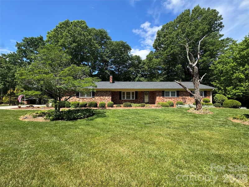 270 Lewis Ferry Rd, Statesville, NC 28677