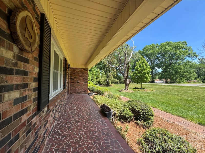 270 Lewis Ferry Rd, Statesville, NC 28677