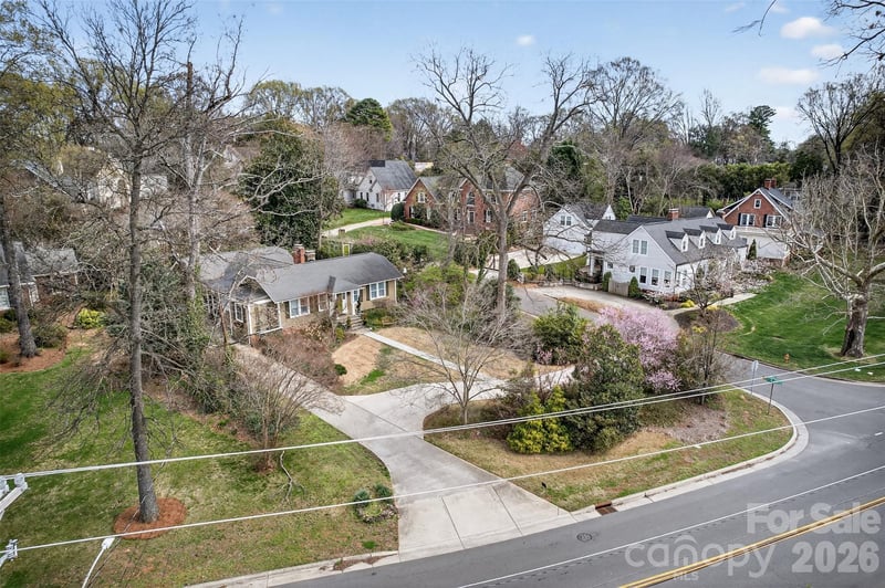 2527 Sharon Rd, Charlotte, NC 28211