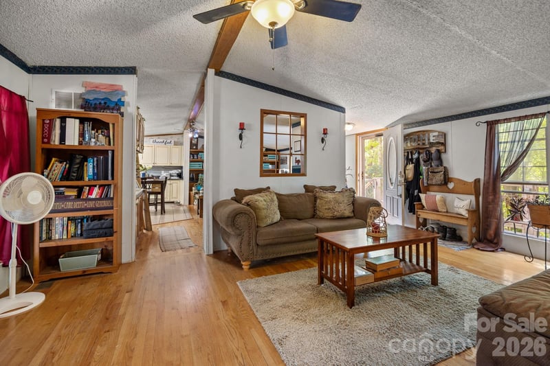 25 Weaver Ln, Black Mountain, NC 28711