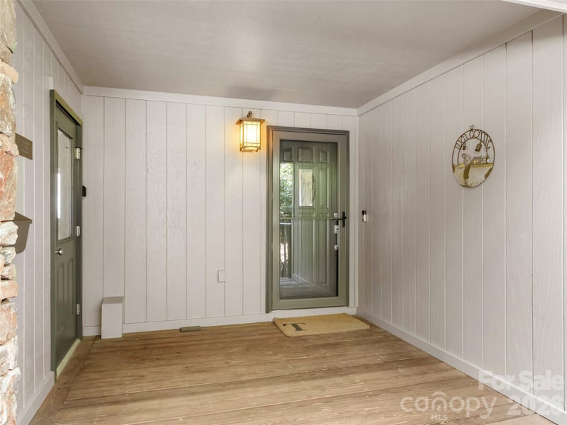 337 Rhododendron Ln, Burnsville, NC 28714