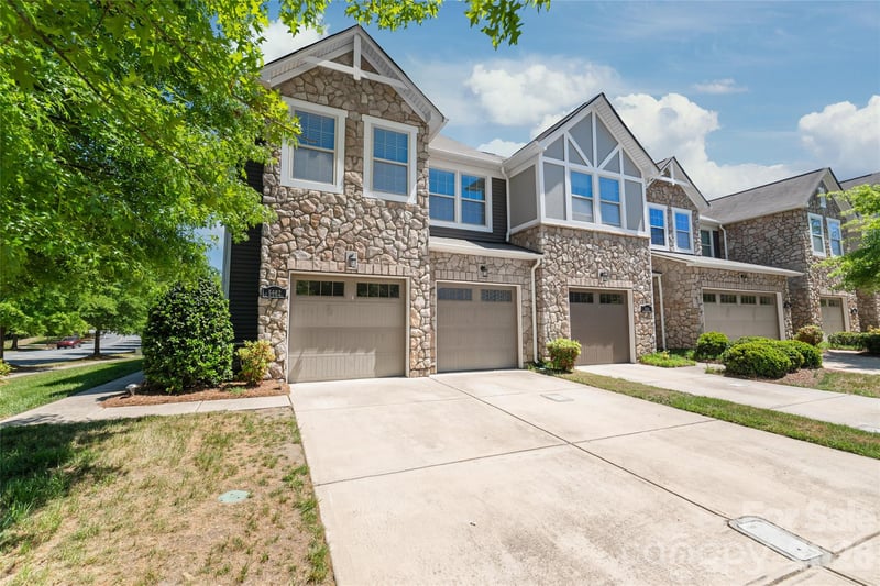 5662 Stonewells Dr, Charlotte, NC 28278