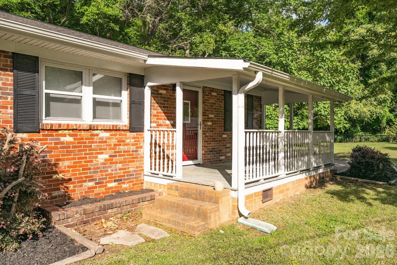 6517 Riverine Dr, Charlotte, NC 28216
