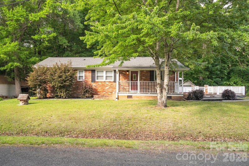6517 Riverine Dr, Charlotte, NC 28216