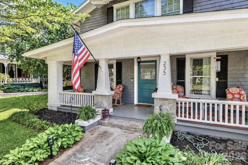 235 Race St, Statesville, NC 28677