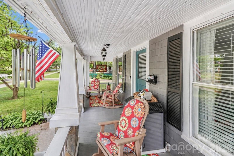 235 Race St, Statesville, NC 28677